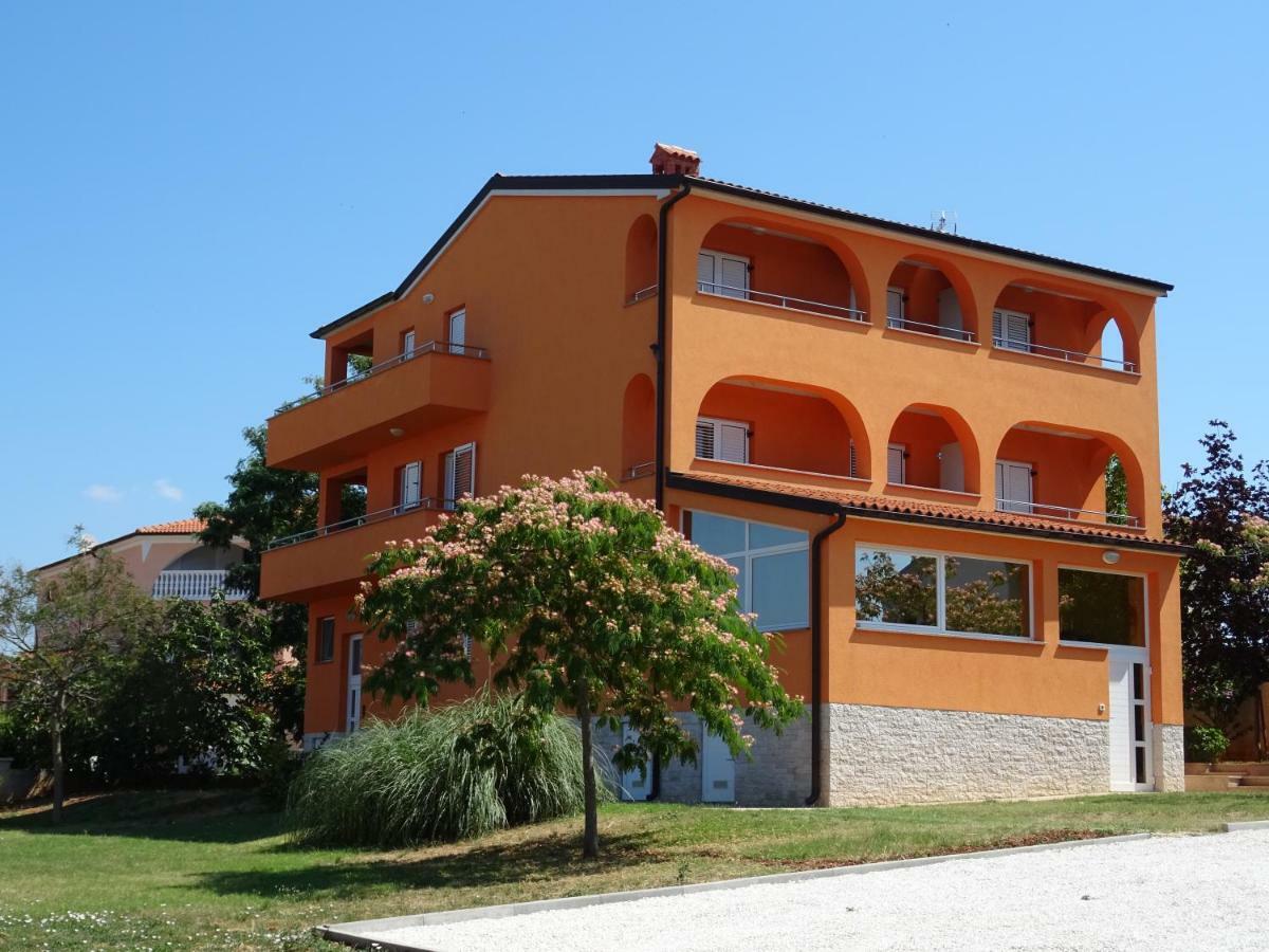 Apartments Orange Medulin Exterior photo