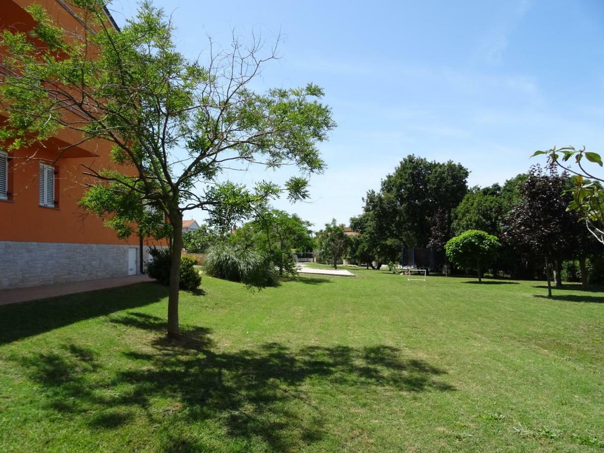 Apartments Orange Medulin Exterior photo